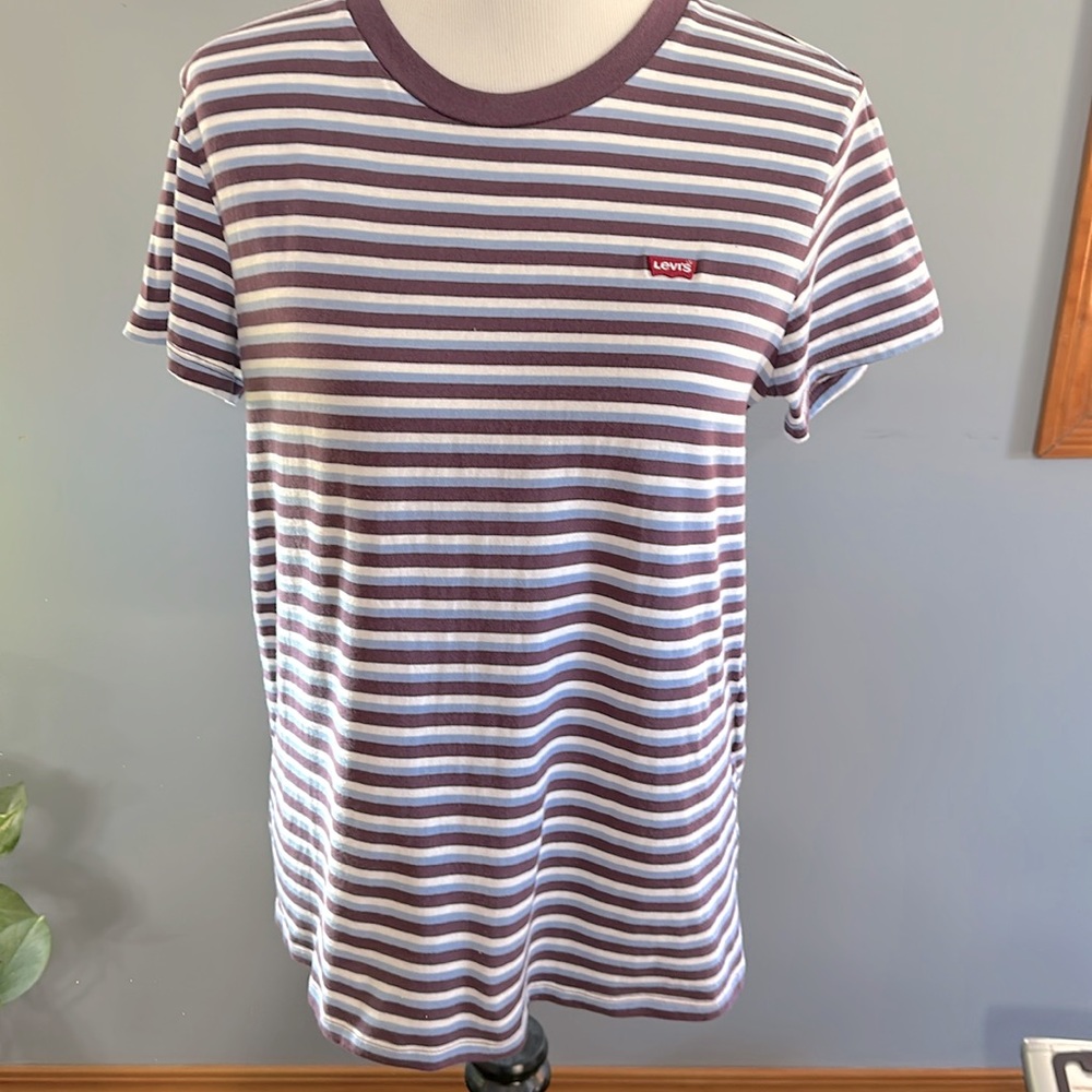 Levi’s Short Sleeve Tshirt NWOT Sz L